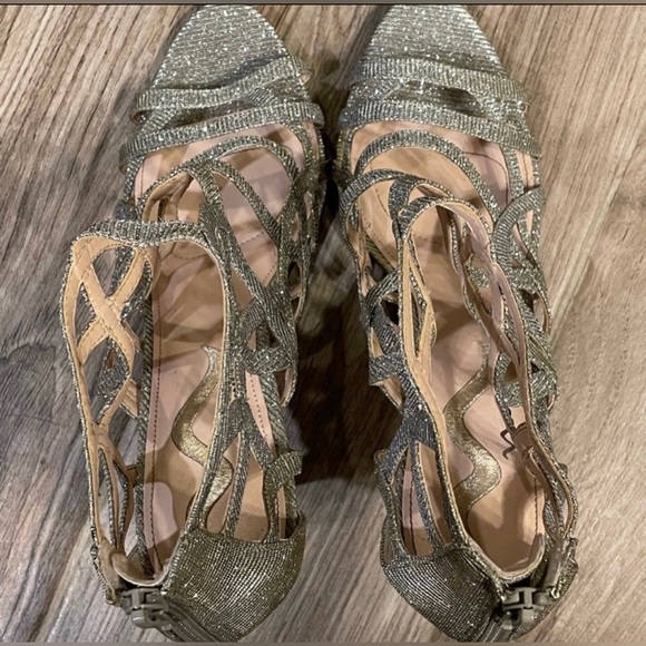 Heels - Picture 3 of 6